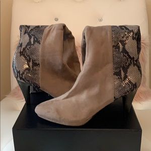 Preloved Impo Stretch Tonia GreySnake Textile Boot